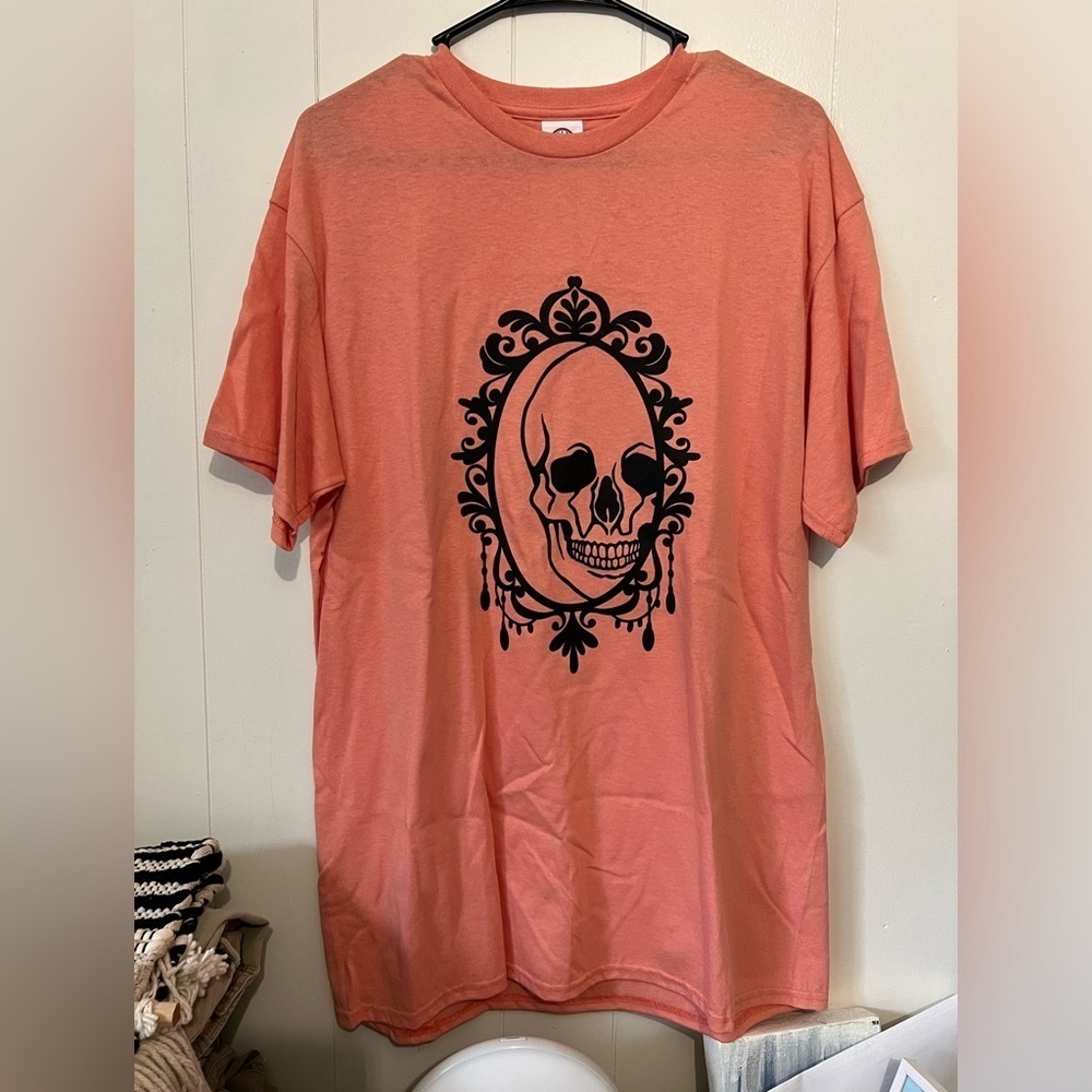 Skull Reflection Graphic Tee- Size Large - Picture 1 of 4